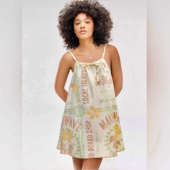 BDG Urban Outfitters Eva Printed Mini Shift Dress Surfer Hawaiian Floral - Picture 1 of 4